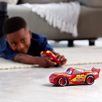 1 x RAW Customer Returns Disney Store Pixar Remote Control Car Lightning McQueen Pixar Cars, 15 cm 6 , 2.4 GHz, moves in four directions, hours of driving fun, suitable for children aged 3 and over - RRP €25.78