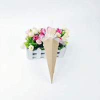 1 x RAW Customer Returns Auped 100 PCS Cone Candy Box Comes with Kraft Paper Color Ribbon for Place Card Favor Box for Birthday, Baptism, Communion, Birth, Graduation, Christmas - RRP €19.99