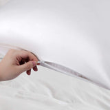 1 x RAW Customer Returns PiccoCasa silk pillowcase 40x80 pillowcase made of 100 silk 22 Momme pillowcase hair and skin care with zipper gift box white 40x80cm - RRP €38.98