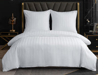 1 x RAW Customer Returns Amolavet Mako satin bed linen 135 x 200 2-piece set cotton damask white hotel bed linen 135 x 200 cotton with zip - RRP €42.35