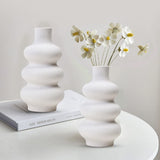 1 x RAW Customer Returns Spiral Vase for Pampas Grass Ceramic Vase White Spiral, Aesthetic Round Vase with Hole Modern Ceramic Decorative Vase, Home Desktop Decoration Donut Spiral Vase for Pampas Grass Dried Flower Vase - RRP €21.17