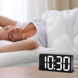 1 x RAW Customer Returns Eachui LED digital alarm clock with USB charging port, large digit display, brightness and volume adjustable, snooze, 12 24HR, digital clock mains operated black white  - RRP €20.16