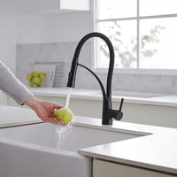 1 x RAW Customer Returns Heable black kitchen tap, 360 rotating kitchen tap with pull-out dual rinse spray, black silicone soft hose, sink mixer tap, single lever sink tap - RRP €76.63