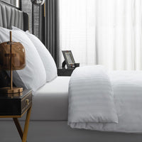 1 x RAW Customer Returns Amolavet Hotel Bed Linen 200x200 Cotton White 3-piece Set Bed Linen 200x200 Mako Satin Cotton Damask Stripes White with Zipper for Summer - RRP €55.45