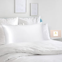 1 x RAW Customer Returns PiccoCasa silk pillowcase 40x80 pillowcase made of 100 silk 22 Momme pillowcase hair and skin care with zipper gift box white 40x80cm - RRP €38.98