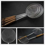 1 x RAW Customer Returns AOOSY Strainer, 7.9 inch Extra Large Spider Strainer Skimmer with Wooden Handle, Stainless Steel Spider Strainer Skimmer Ladle for Cooking and Frying, Baking Tools Strainer, Pasta Strainer 20CM  - RRP €12.99