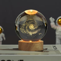 1 x RAW Customer Returns 3D Galaxy Crystal Ball Night Light 16 Colors Lamp 80mm Galaxy System Crystal Ball USB Ball Lamp Night Light with Wooden Base Snow Globe Glass Laser Engraving Gift for Women Children Friends Family - RRP €20.4