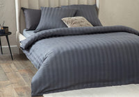 1 x RAW Customer Returns ENGLISH HOME bed linen 135x200 2-piece anthracite satin striped, 1 x duvet cover 135 x 200 with 1x pillowcase 80 x 80 cm, bed linen set 135x200cm with zipper - RRP €25.2