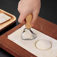 1 x RAW Customer Returns Ravioli cutter set of 5, dough wheel, ravioli cutter, dumpling maker, square round heart-shaped ravioli maker, pasta noodle press - RRP €17.46