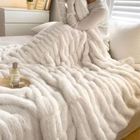 1 x RAW Customer Returns Fouriding Faux Fur Throw Blanket, Winter Soft Warm Bubble Faux Fur Fleece Blanket for Bed Sofa Blanket Casual Blanket Bedspread 150 200CM, Beige  - RRP €72.0