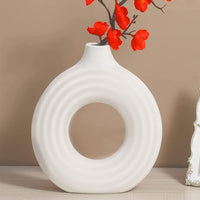 1 x RAW Customer Returns Arawat Pampas Grass Donut Vase Deco Living Room Modern White Donut Vases Aesthetic Decorative Vase Flower Vase Ceramic Tulip Vase Gift Vase 23x20x6.5cm Vase - RRP €19.48