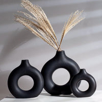 1 x RAW Customer Returns Kingbar Ceramic Donut Vase Black, Handmade Round Vase For Pampas Grass, Boho Vase Matt For Flower Vase For Home Office Decor, L - RRP €23.08