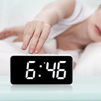 1 x RAW Customer Returns HZDHCLH Digital radio alarm clock LED table clock with date, temperature display, snooze function white  - RRP €23.18