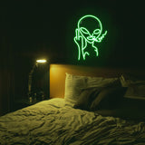 1 x RAW Customer Returns SIGNSHIP Smoking Alien Neon Lights for Wall Decor, USB Decorative Led Signs Novel Green for Home, Kids, Bar, Club, Bedroom, Party - RRP €37.8