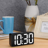 1 x RAW Customer Returns Eachui LED digital alarm clock with USB charging port, large digit display, brightness and volume adjustable, snooze, 12 24HR, digital clock mains operated black white  - RRP €20.16