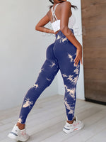 1 x Brand New TAYOEA Damen Tie Dye Scrunch Leggings Yoga Lange Leggings Slim Fit Fitnesshose Sporthosen Blickdicht Sport Yogahose Nahtlos Push up Leggings Hohe Taille bung Fitness Joggen, Tie Dye Dunkelblau,S - RRP €26.99