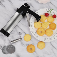 1 x RAW Customer Returns Pastry press, pastry syringe, stainless steel mold maker, baking set, decoration machine, icing machine for cakes, biscuits, DIY, 13 stencils, 8 nozzles - RRP €18.14