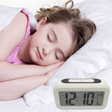 1 x RAW Customer Returns Topkey Digital Bedside Alarm Clock, Travel Alarm Clock, Snooze, Night Light, LCD Screen, Battery Operated, Date, Temperature, Smart Clock White  - RRP €11.89