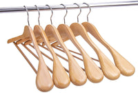 1 x RAW Customer Returns Hangerman Natural Wood Hangers Pack of 10 Wooden Hangers for Jackets Outerwear Shirts Shiny Finish with Extra Wide Shoulder - RRP €39.76