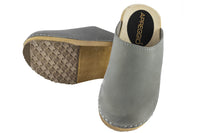 1 x Brand New APREGGIO - Women s clogs made of nubuck leather with wooden sole - high heel - wooden clogs - closed toe - Swedish style - gray - size 40 EU - RRP €37.3