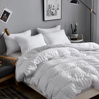 1 x RAW Customer Returns Freyamy Seersucker Bed Linen 135x200cm 4-piece White Embossed Stripes Structured Chic Bedding Plain Microfiber Soft Duvet Cover 2 Duvet Covers with Zipper and 2 Pillowcases 80x80cm - RRP €47.99