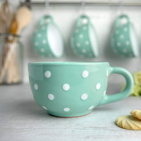 1 x RAW Customer Returns City to Cottage - Ceramic XXL mug 500 ml Coffee mug Turquoise and white Polka dots Handmade Ceramic tableware Large mug - RRP €26.95