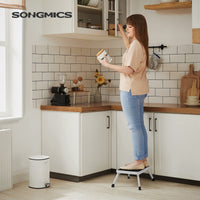 1 x RAW Customer Returns SONGMICS Step, Step Stool, Folding Ladder, Steel, One Step, Non-Slip Support Surface, Load up to 150 kg, Folded Size 32 x 44 x 17.5 cm, White GSL01WT - RRP €20.99