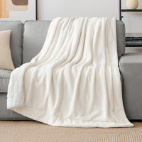 1 x RAW Customer Returns MIULEE Cuddly Blanket Fluffy Blanket Fleece Blanket Warm Sherpa Sofa Throw Blanket Fluffy Throw Microfibre Bedspread for Bed Sofa Bedroom Office 230 x 270 cm White - RRP €56.99