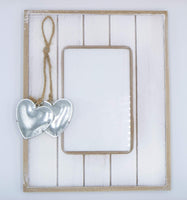 1 x RAW Customer Returns GB Wooden photo frame with heart-shaped tin pendants 20 x 25 cm  - RRP €14.16