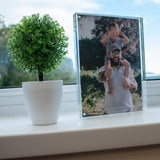 1 x RAW Customer Returns TRIXES A4 Acrylic Photo Frame - Multi-purpose magnetic glass effect picture frame, perfect for displaying on your desk, placing on your sideboard or displaying - RRP €28.15