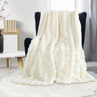 1 x RAW Customer Returns Luxurious Plush Cuddly Blanket Fluffy Blanket - Super Soft Fluffy Blanket for Sofas, Lightweight Blanket Cuddly Faux Fur Throw Blanket Warm Cuddly Blanket for Couch Bed Sofa W160 x L200CM, White  - RRP €65.5