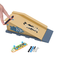 25 x Brand New Mini Skateboards Mini Finger Skateboard Finger Skateboard Ramp Set Mini Skateboard Mini Finger Skateboards Finger Training Accessories Mini Fingerboard Ramp Gift for Kids - RRP €480.0