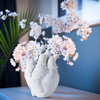 1 x RAW Customer Returns VAYALT Heart Vase Anatomical Decorative Creative Resin Heart Vase Heart Shaped Statue Planter Aesthetic Decoration for Desktop Ornament Flower Arrangement White  - RRP €20.16