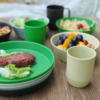 1 x RAW Customer Returns Greentainer plastic tableware sets Light and unbreakable complete set, plate set, bowls, cups, table service for 4 people, ideal for children adults, reusable - RRP €28.9