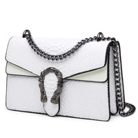 1 x RAW Customer Returns Travistar Chain Crossbody Bag Shoulder Bag Women Handbag Ladies Small Shoulder Bag Leather Cross Body Bag Stylish Snake Printed Evening Bag with Adjustable Chain Shoulder Strap White - RRP €28.99