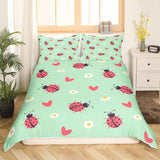 1 x RAW Customer Returns Red Ladybug Bedding 135x200 Cute Cartoon Ladybug Reptile Duvet Cover for Kids Boys Girls Youth White Daisy Flowers Bedding Set Kawaii Love Heart Pattern Green Duvet Cover - RRP €30.02