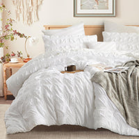 1 x RAW Customer Returns Tospass Seersucker Bed Linen 135x200 4-Piece White Embossed Bedding Sets Brushed Microfiber Bed Linen Soft Cozy, 2 Duvet Covers 135x200 and 2 Pillowcases 80x80 with Zipper - RRP €57.47