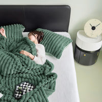 1 x RAW Customer Returns Cuddly blanket 200x230 cm - warm fluffy bed throw blanket and sofa blanket for mom, women and girlfriend green, 200x230cm  - RRP €30.24