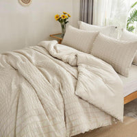 1 x RAW Customer Returns Freyamy Seersucker Bed Linen 200x220cm 3-Piece Beige Embossed Stripes Structured Bedding Sets Plain Brushed Microfiber Soft Duvet Cover with Zipper and 2 Pillowcases 80x80cm - RRP €35.11