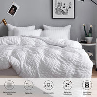 1 x RAW Customer Returns Freyamy Seersucker Bed Linen 135x200cm 4-piece White Embossed Stripes Structured Chic Bedding Plain Microfiber Soft Duvet Cover 2 Duvet Covers with Zipper and 2 Pillowcases 80x80cm - RRP €47.99