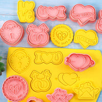 1 x RAW Customer Returns Valentine s Day Cookie Cutter Set - 8 Pieces Plastic Valentine s Day Cookie Cutter Set - 3D Valentine s Day Cookie Cutter Stamp. - RRP €11.98