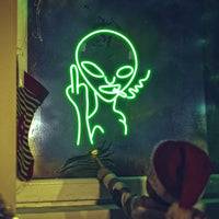 1 x RAW Customer Returns SIGNSHIP Smoking Alien Neon Lights for Wall Decor, USB Decorative Led Signs Novel Green for Home, Kids, Bar, Club, Bedroom, Party - RRP €37.8