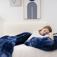 1 x RAW Customer Returns HOMFINE Plush Bedding 135 x 200cm Soft Winter Flannel Blanket Fleece Blanket with 2 Pillowcases 80 x 80cm Blue - RRP €22.8