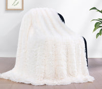 1 x RAW Customer Returns KANKAEU Cuddly Blanket Fluffy 200 220 cm, Super Soft Warm Blanket, Cream White Cuddly Blanket, High Quality Blanket, Fleece Blanket, Sofa Blanket, Bedspreads, Couch Blanket - RRP €33.1