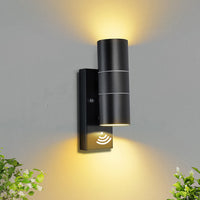 1 x RAW Customer Returns Unikcst LED wall lamp with twilight switch outdoor up down wall light with light sensor IP44 outdoor lamp black incl. 2x 5W GU10 warm white light bulb, 1 piece - RRP €49.44