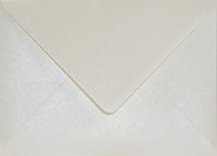 1 x RAW Customer Returns Netuno 100 envelopes mother-of-pearl cream DIN B6 125x 175 mm 120g Aster Metallic Cream elegant mother-of-pearl gloss envelopes Pearls pearl effect shiny metallic wedding envelopes chic B6 - RRP €25.21