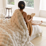 1 x RAW Customer Returns Luxurious Plush Cuddly Blanket Fluffy Blanket - Super Soft Fluffy Blanket for Sofas, Lightweight Blanket Cuddly Faux Fur Throw Blanket Warm Cuddly Blanket for Couch Bed Sofa W160 x L200CM, White  - RRP €65.5