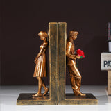 1 x RAW Customer Returns SQAQS Banksy Couple Creative Bookends, Heavy Duty Bookshelf for Study, Living Room and Office, Scandinavian Light Luxury Bookshelf Decoration, Desktop Storage Bookshelf Gold  - RRP €29.59