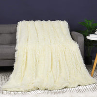 1 x RAW Customer Returns PiccoCasa Cuddly Blanket Double-Sided Long Hair Blanket Faux Fur Sherpa Blanket Bedspread Very Soft as a Bed Throw Bed Cover Sofa Blanket for Double Bed Sofa etc. Cream Colors 160x200cm - RRP €46.38