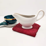 1 x Brand New Premium porcelain gravy boat, 325 ml capacity. - RRP €15.29